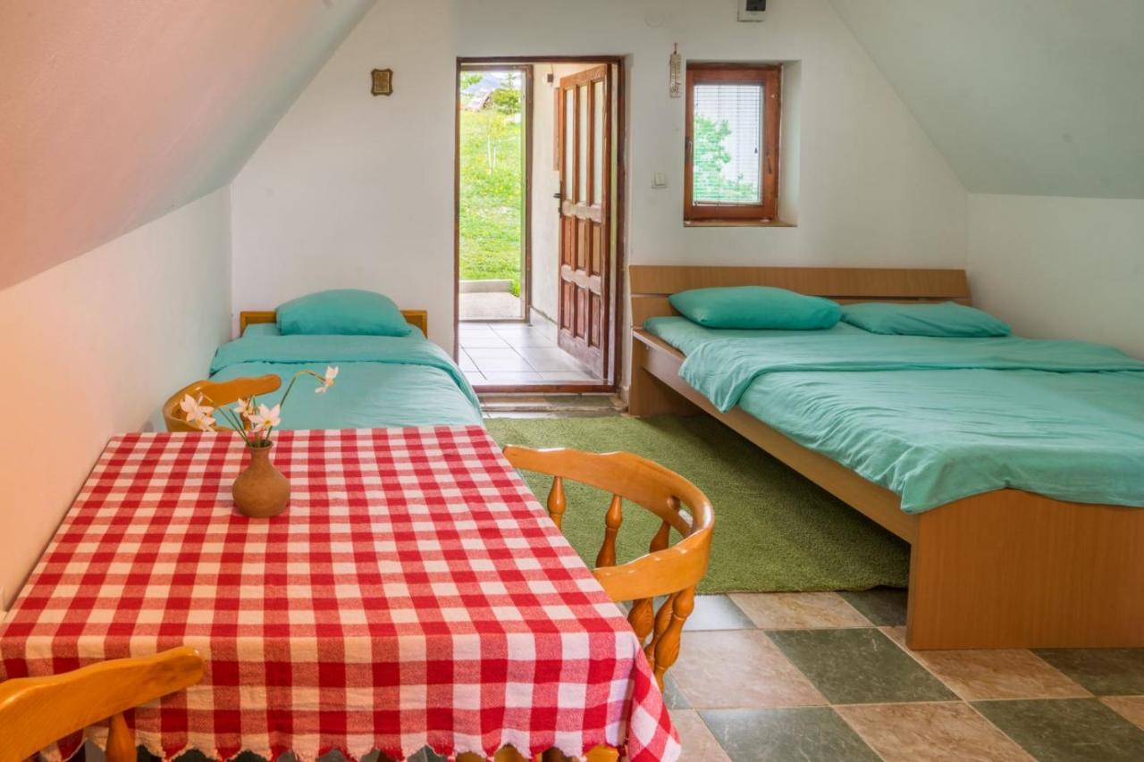 Hostal Family Farm Jezera Žabljak Exterior foto